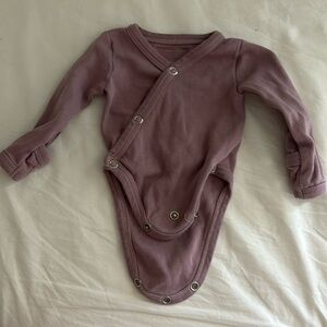 L’oved baby bodysuit
